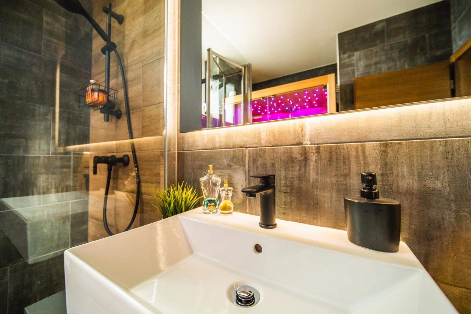 K Relax Place, Varazdinske Toplice, Modern Home With Sauna, Jacuzzi, Wifi Eksteriør billede